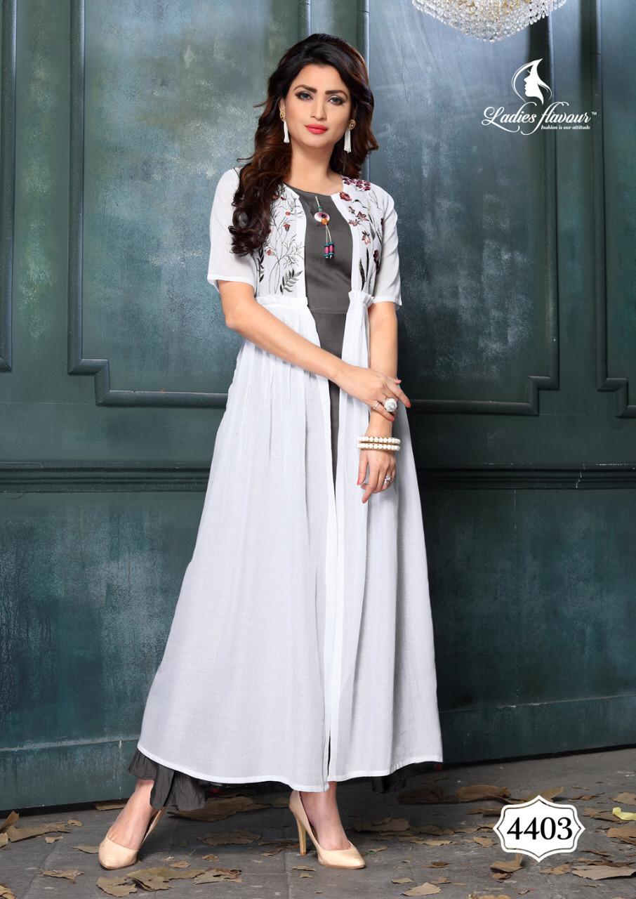 Pin by Pratibha Singh on Women Kurti Style | Beautiful women naturally, Kurti  style, Women