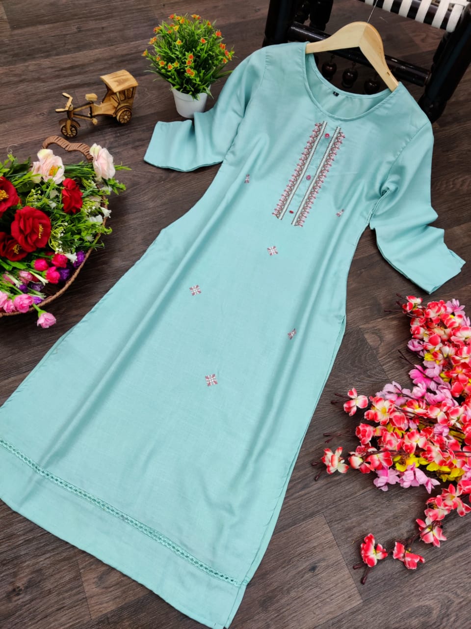 Beautiful ALine kurti with side pocket,Indian Designer Festive/ Partywear  Kurta Readymade – azrakhkurtis