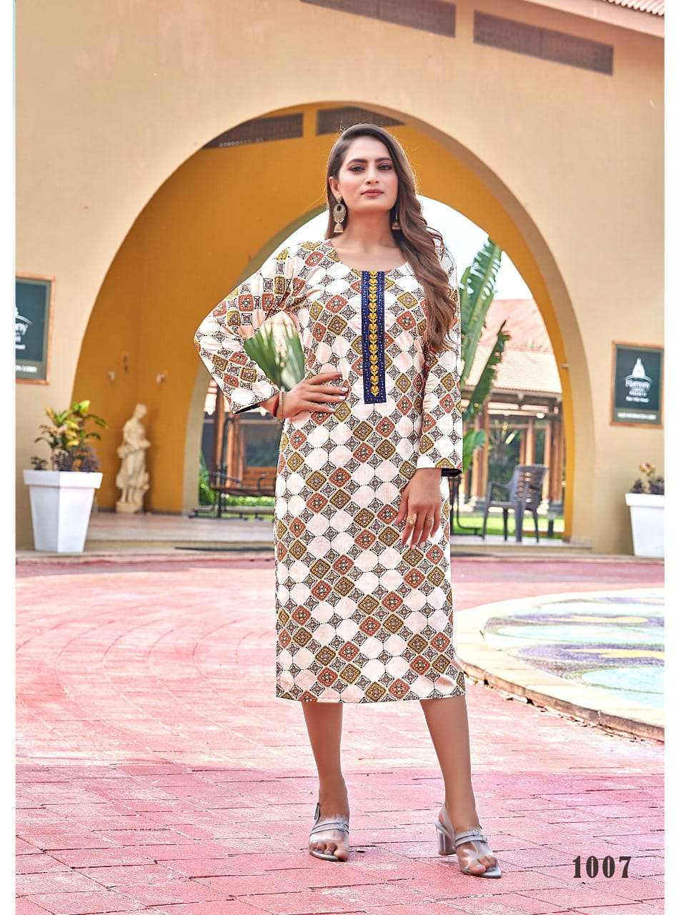 Buy Banwery Rimzin Heavy Muslin Print Kurtis With Bottom Collection