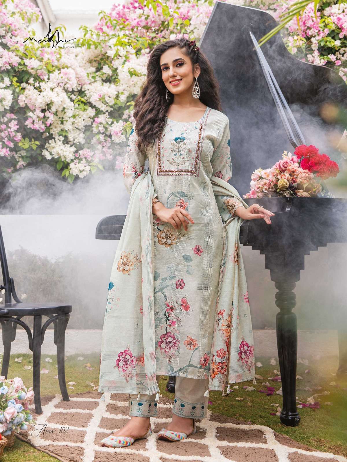 https://www.wholesalecatalog.in/images/product/2023/04/aaina-muslien-silk-crochet-work-digital-print-3-piec-set-kurti-pant-dupatta-2023-04-14_14_37_12.jpeg