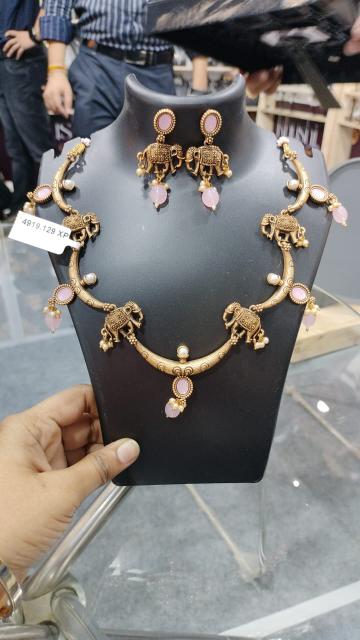 Juri craft Lunches D 119 wholesale ladies artificial jewellery