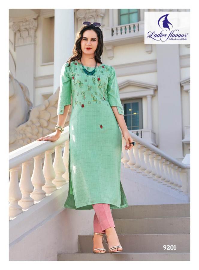 Ladies Flavour Present Erisha Kurti With Palazzo