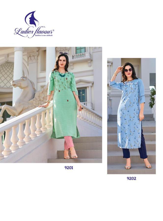 Ladies Flavour Present Erisha Kurti With Palazzo