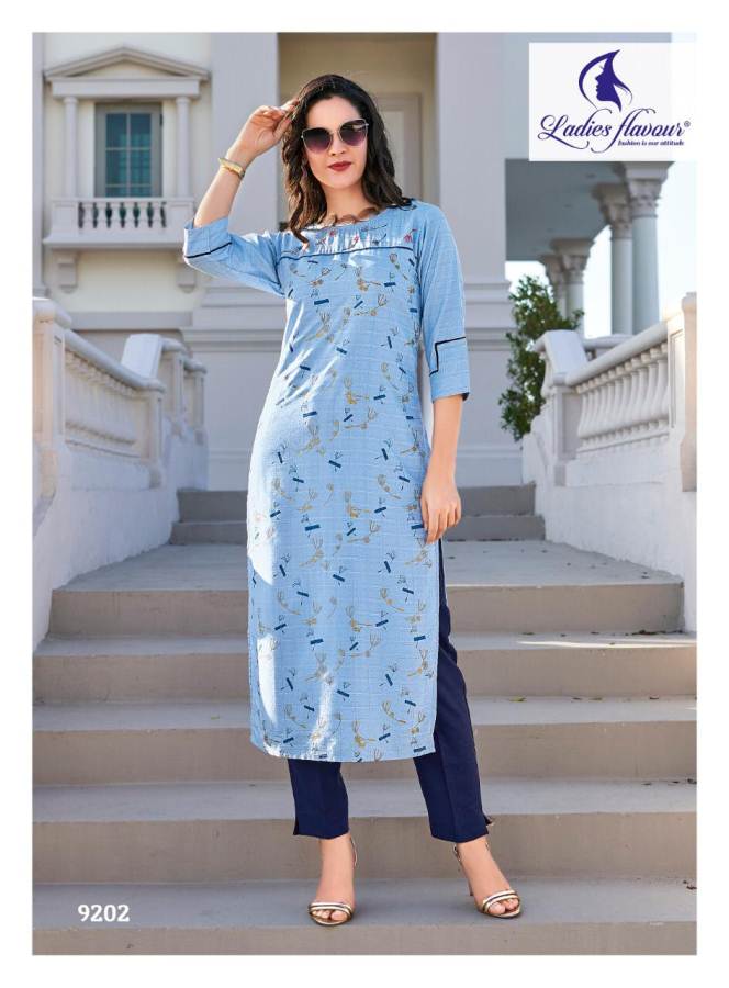 Ladies Flavour Present Erisha Kurti With Palazzo