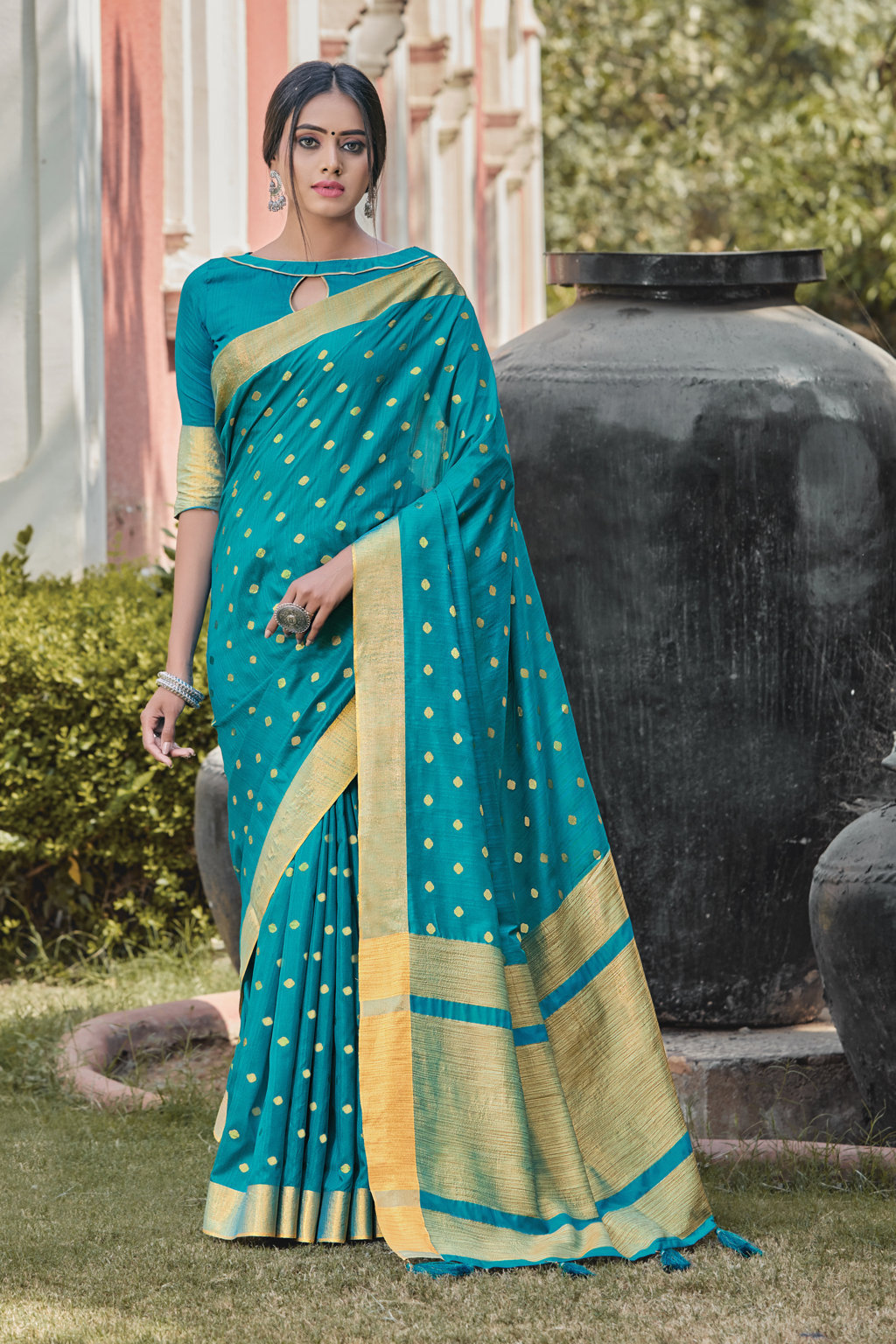 Sangam Presents Tara Sitara Vol-3 Handloom Silk Saree With Zari Weaving