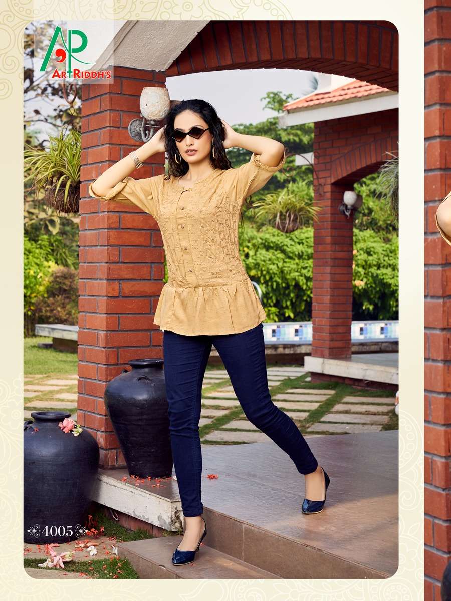 Shrusti short tops by ARTRIDDHS 