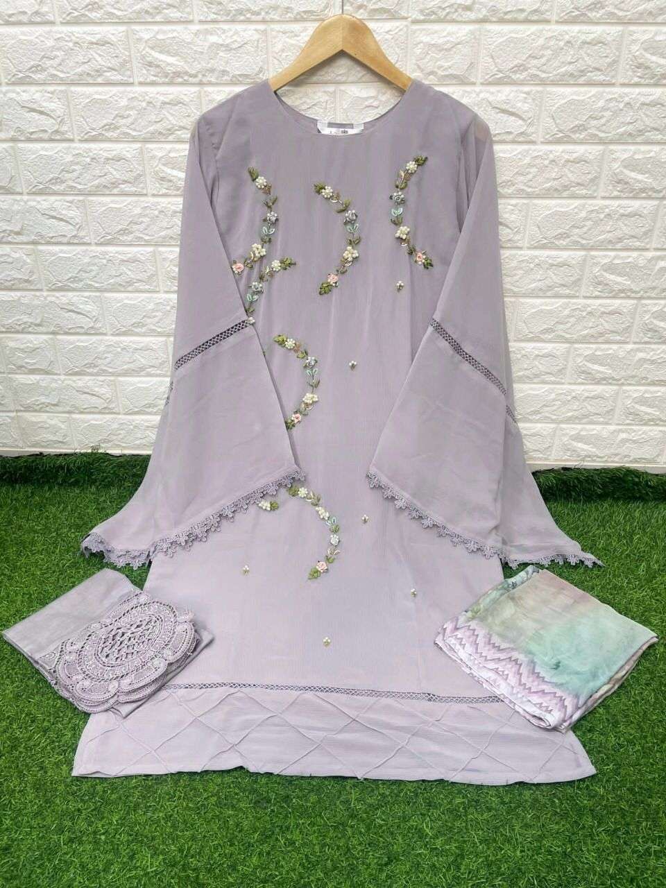 LAXURIA TRENDZ 1207 GEORGETTE READYMADE PAKISTANI 3 PIECE COLLECTION