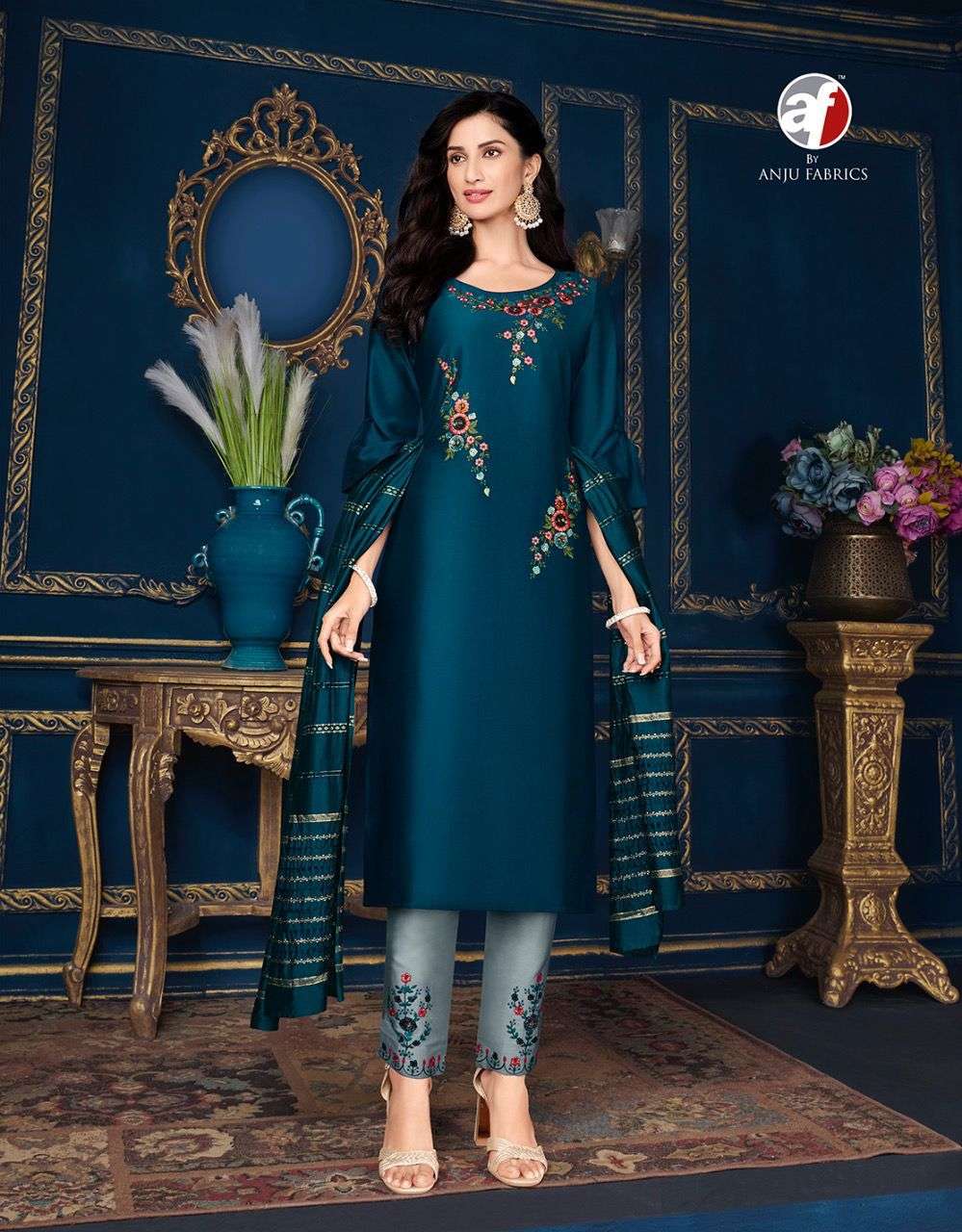 Ladies Blue Straight Art Silk Kurti Pant Set, Hand Wash at Rs 589 in New  Delhi