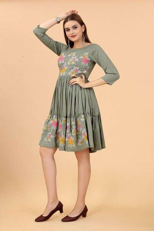 Growish Mysie 1006 Fancy Designer Short Kurti Collection On Wholesale