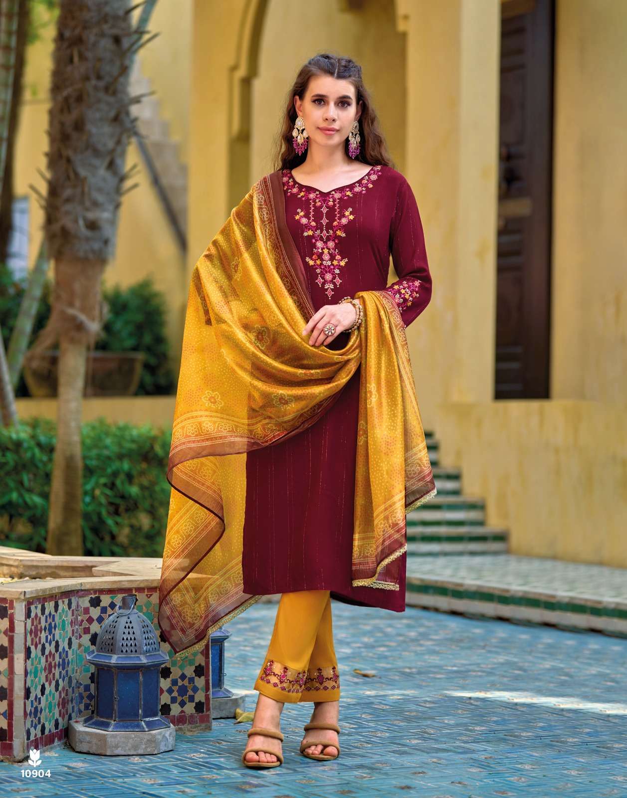 Discover 118+ maroon kurti combination super hot