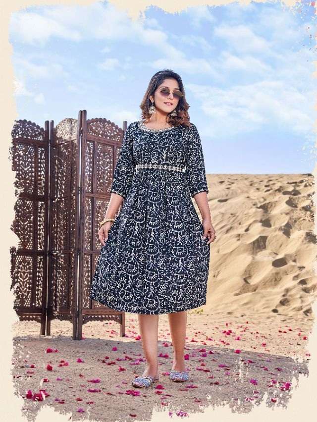 Pari Carnival  Rayon 18 kg foil prints and heavy work catalog with belt On Wholesale
