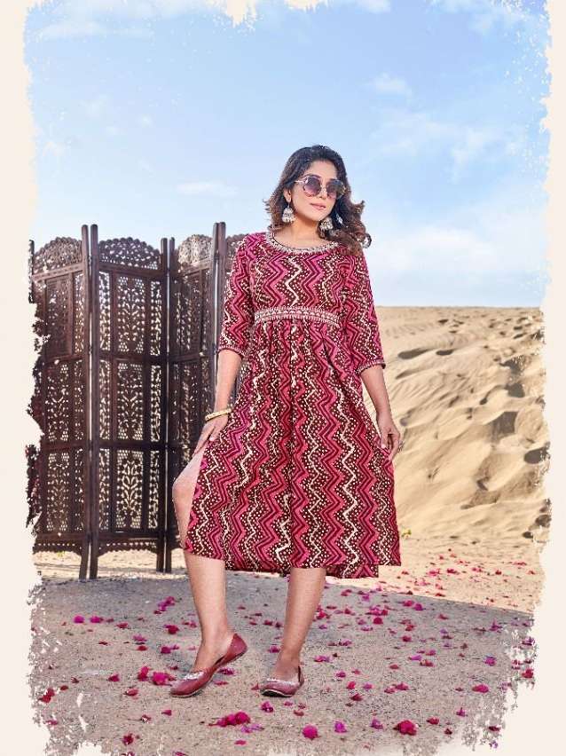 Pari Carnival  Rayon 18 kg foil prints and heavy work catalog with belt On Wholesale