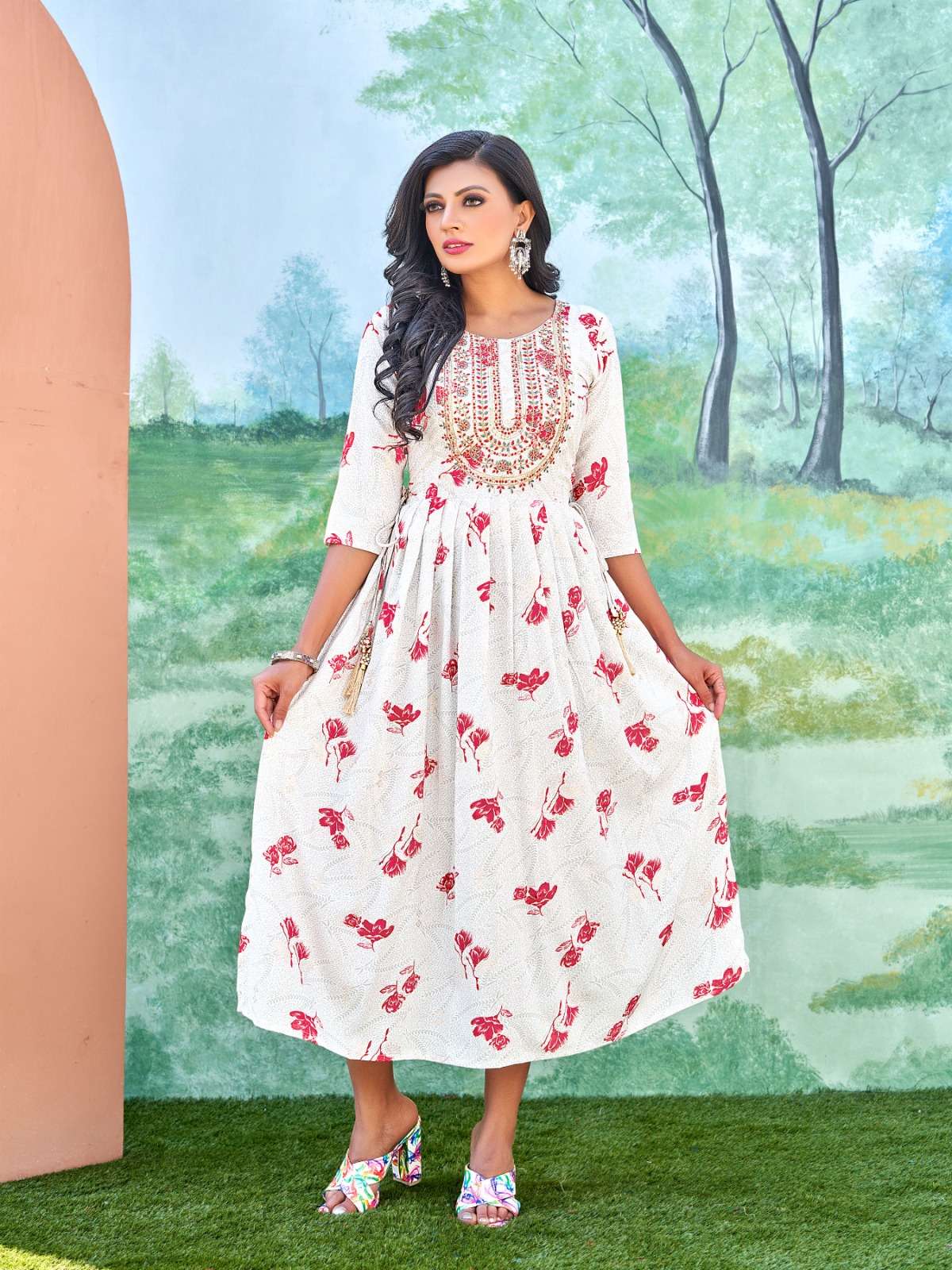 SMYLEE PRESENTS OUR NEW CATALOGUE SONPARI