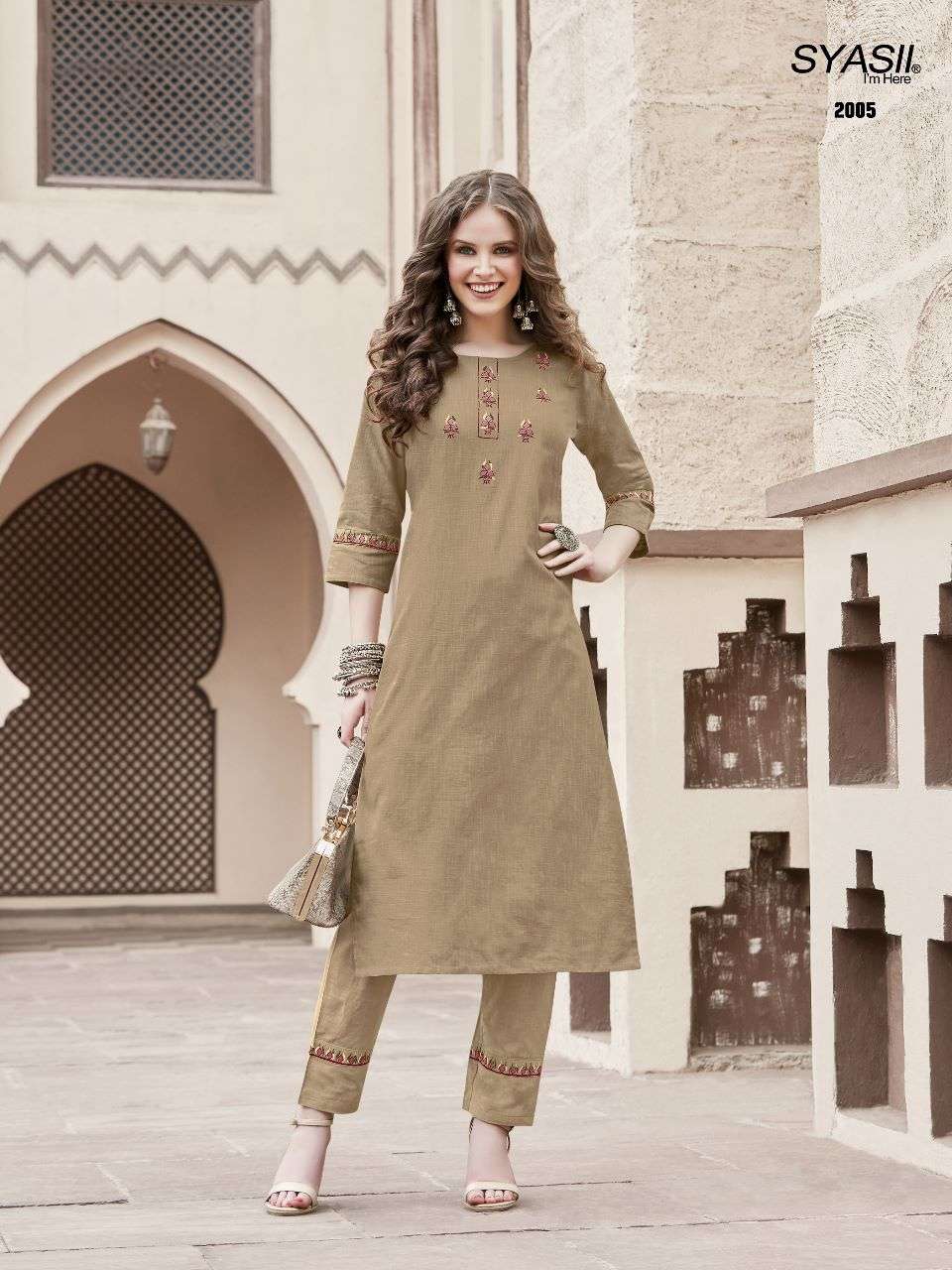 Girls 2020 Designer Boutique Style Dress Design Ideas | दुकानदार भाइयो के  लिए खास।BOUTIQUE Design | New kurti designs, Silk kurti designs, Kurta neck  design