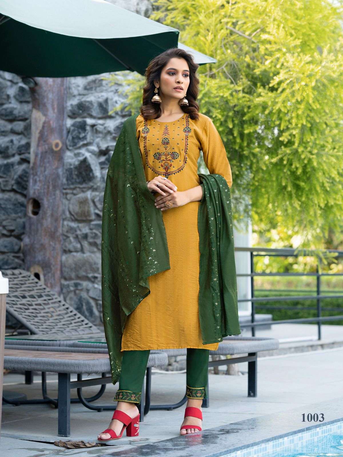 COLOURPIX ALVEERA VOL.1 Kurti Wholesale catalog