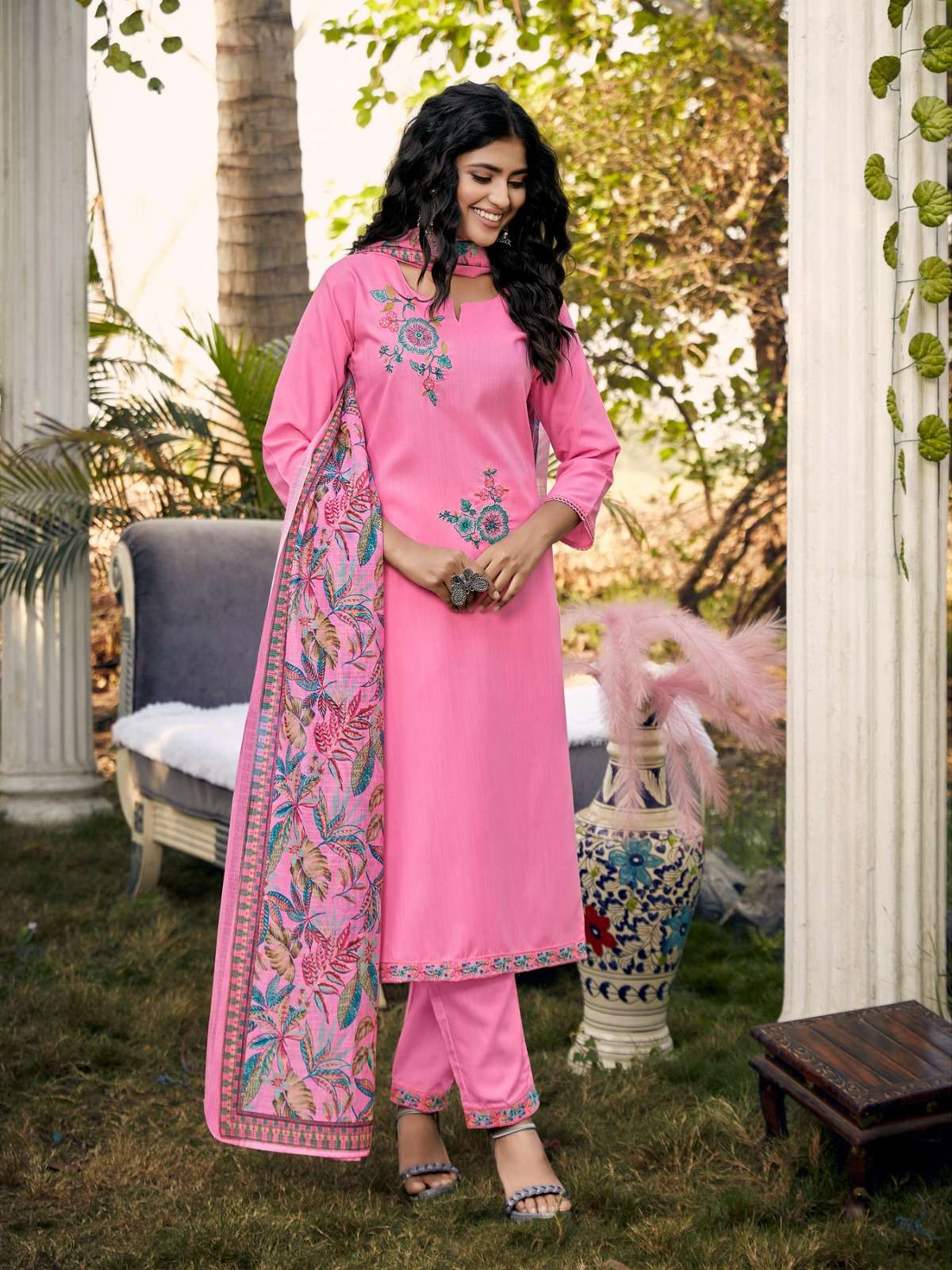 Vitara fashion OFIRA Kurti Wholesale catalog