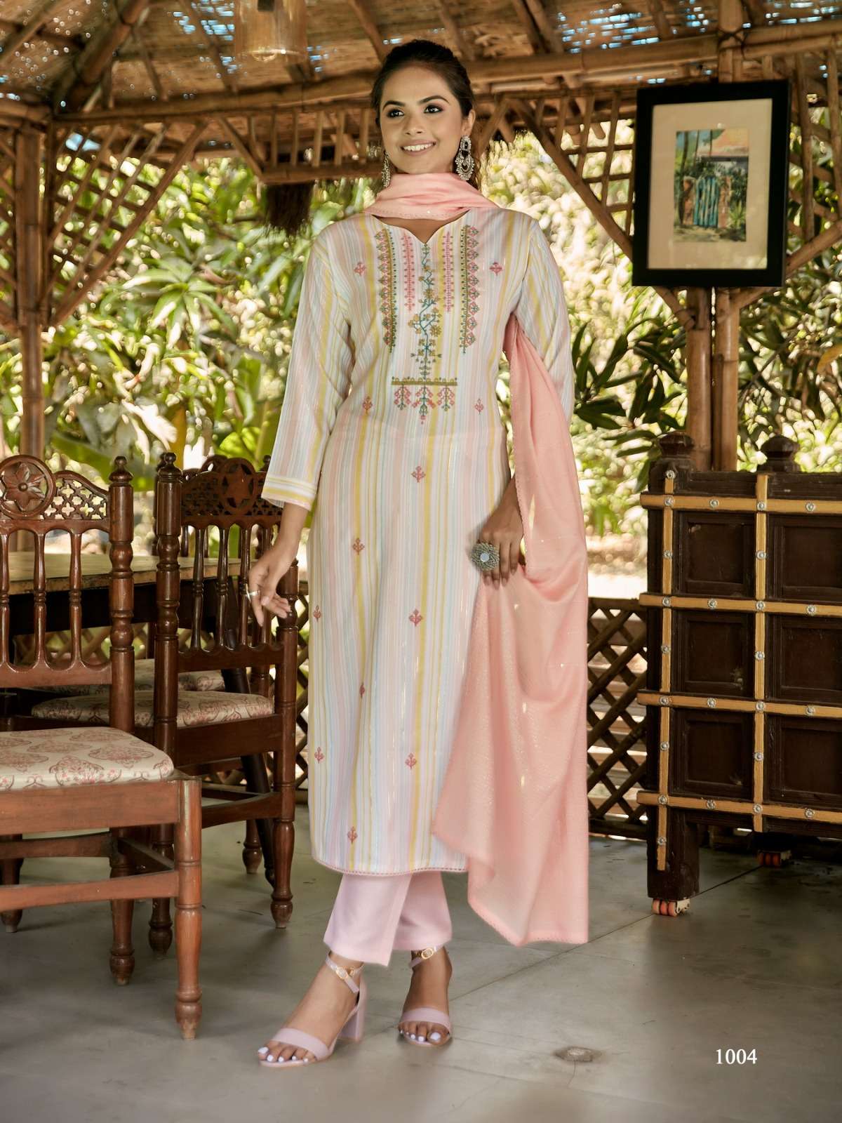 Vitara fashion RICHLOOK Kurti Wholesale catalog