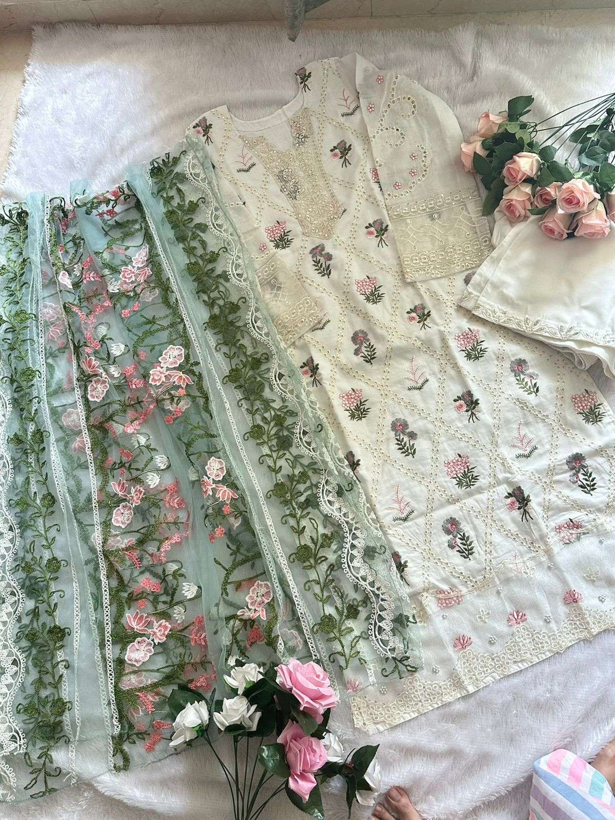 Ziaaz Designs 318 And 319 Pakistani Salwar Kammez Wholesale catalog