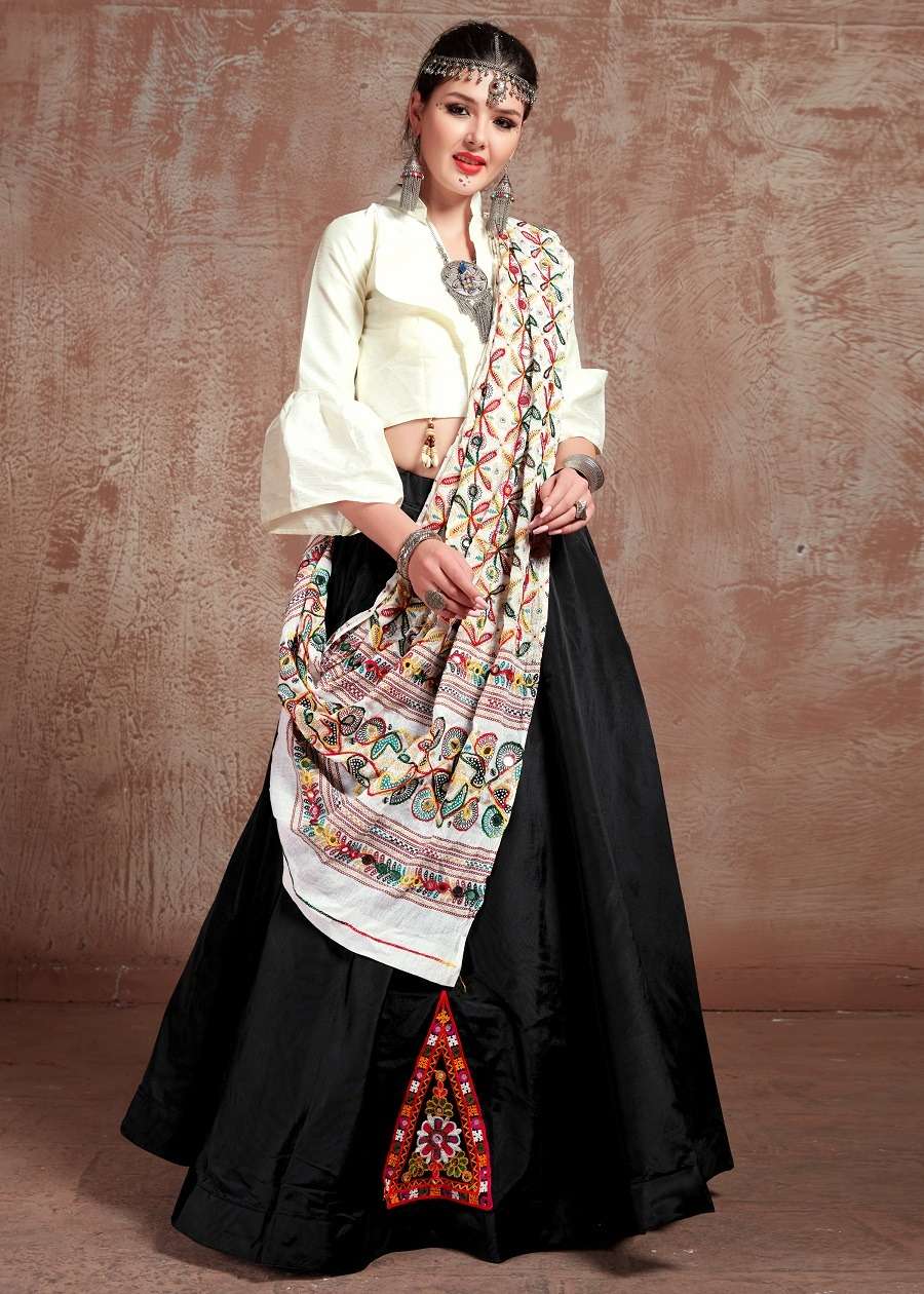 RAJWADI VOL - 02 8007 NAVRATRI LEHENGA CHOLI Wholesale catalog
