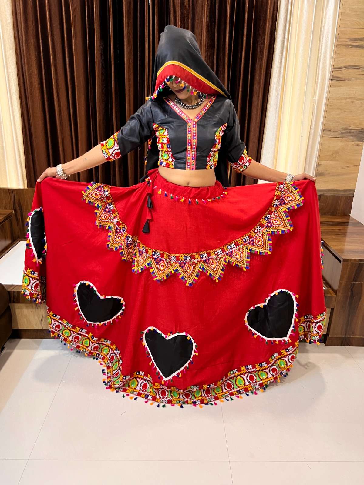 RAJWADI VOL -8  7054 AAWIYA NAVRATRI SPECIAL TRADITIONAL LEHENGA CHOLI WHOLESALE CATALOG 