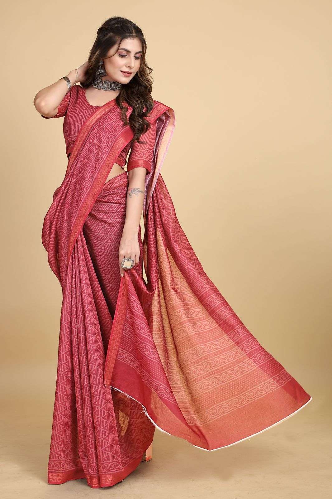 Rangkaat Women Saree With Blouse Wholesale catalog