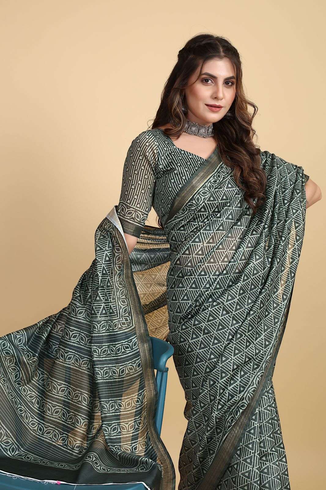 Rangkaat Women Saree With Blouse Wholesale catalog