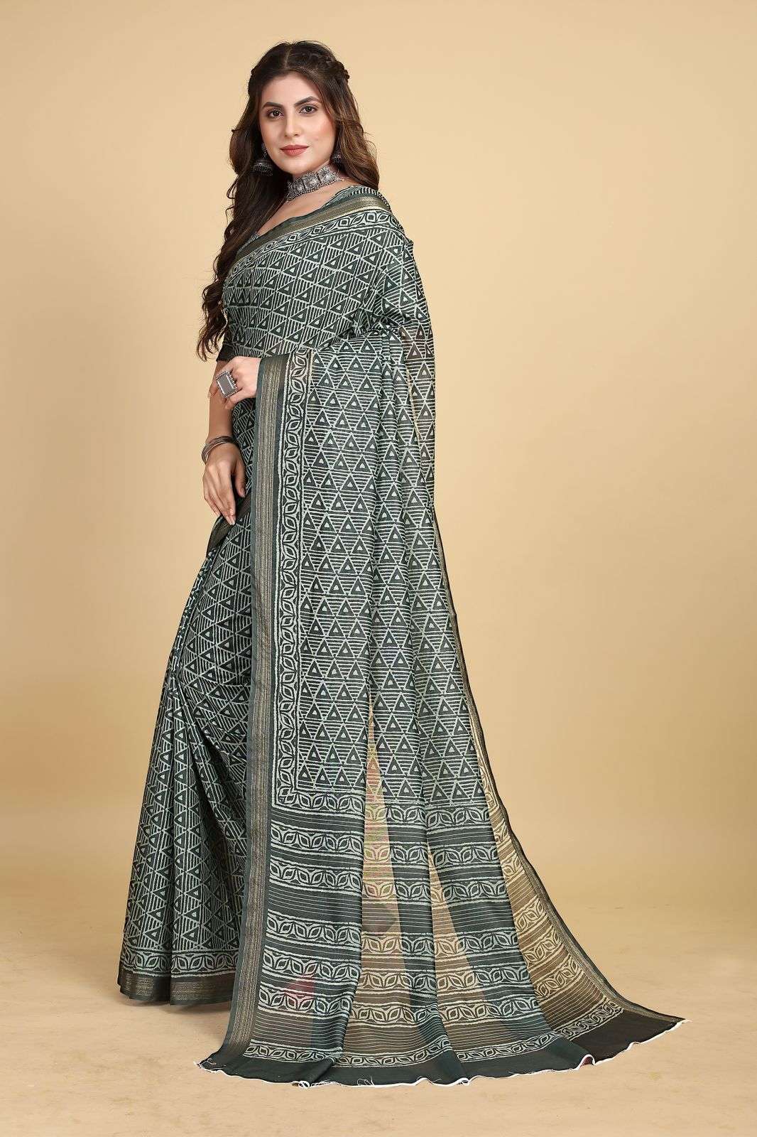 Rangkaat Women Saree With Blouse Wholesale catalog