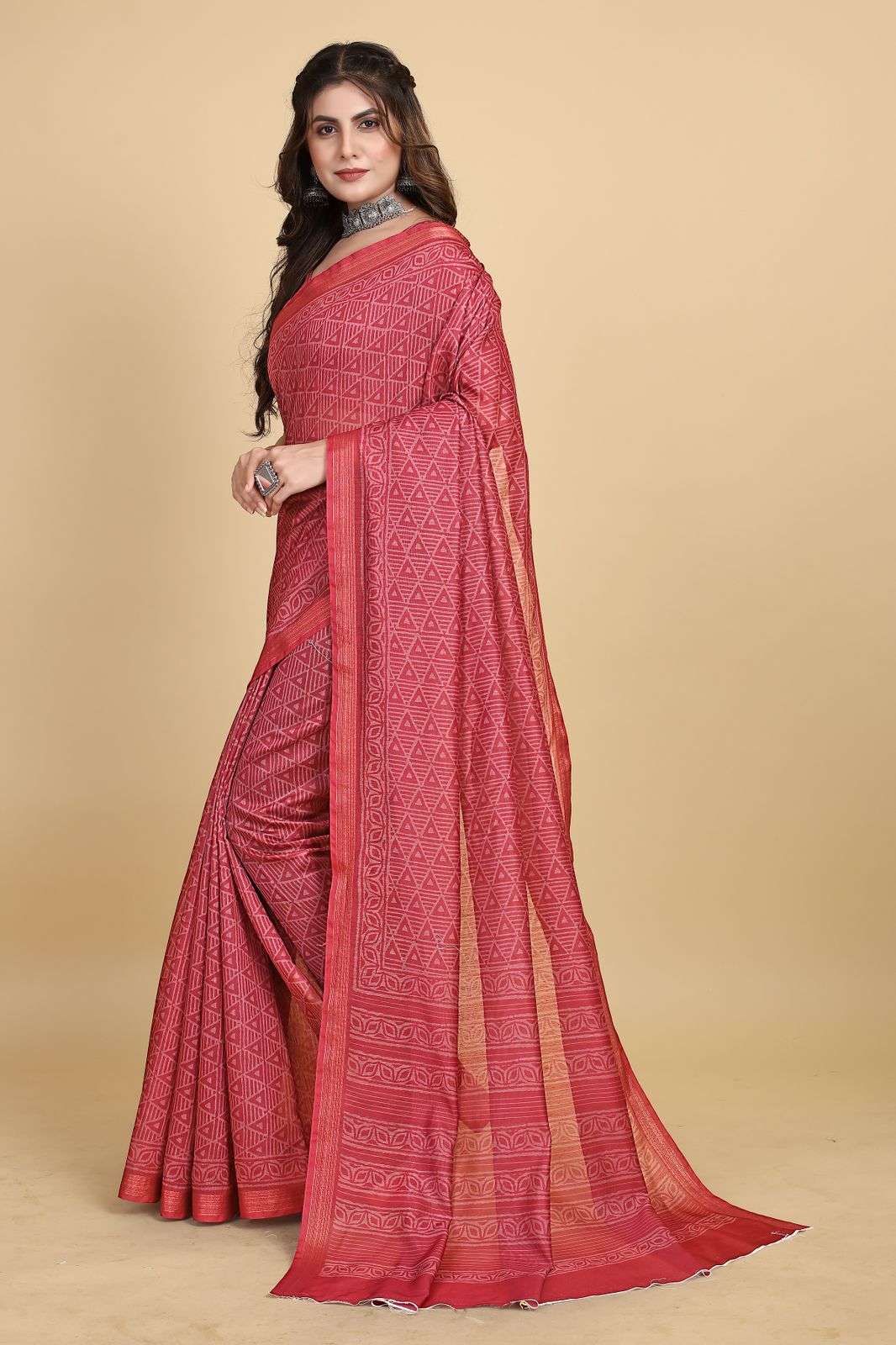 Rangkaat Women Saree With Blouse Wholesale catalog