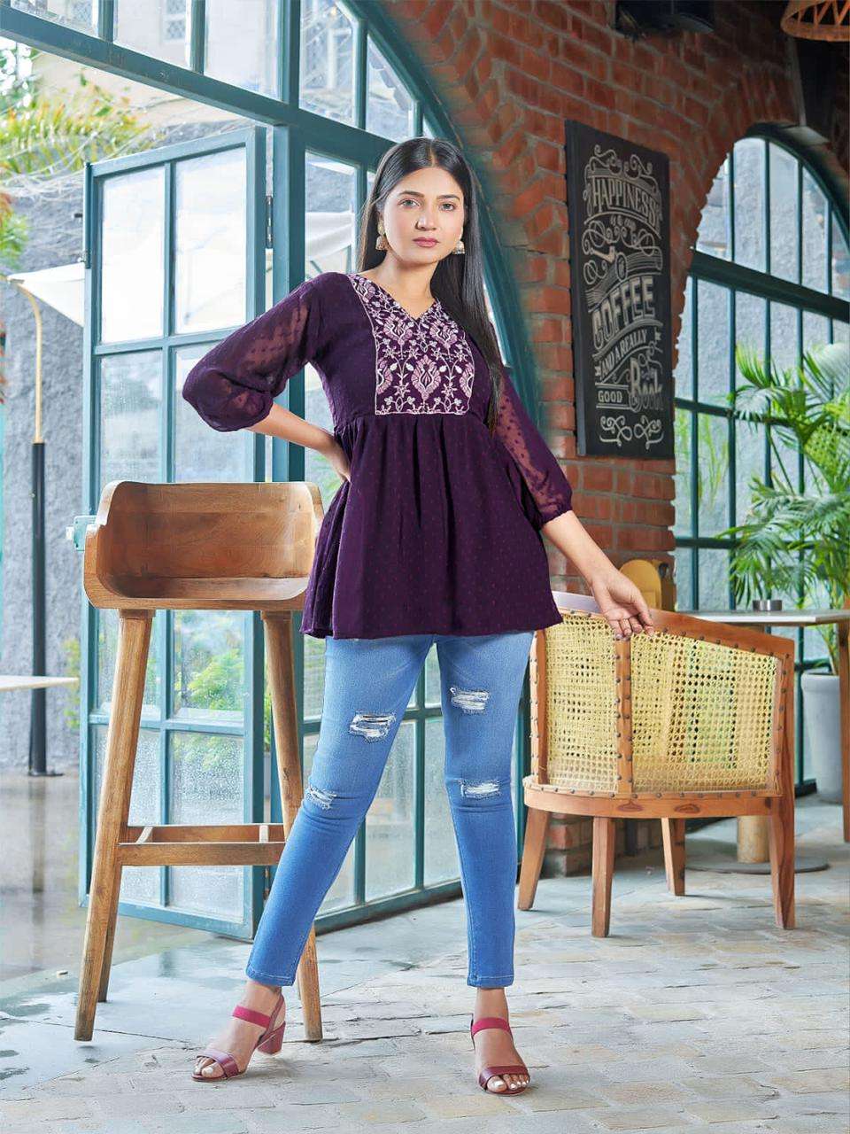 Womens Short Ethnic Top/Kurti at Rs 300 | Ladies Top in Patna | ID:  2850807003691