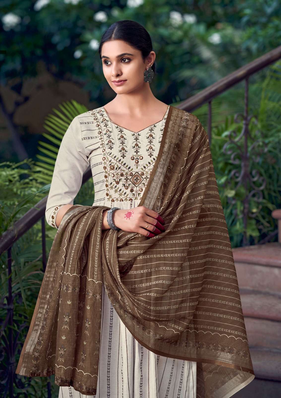 vitara fashion RASIYA cotton weaving fabric Kurti Wholesale catalog