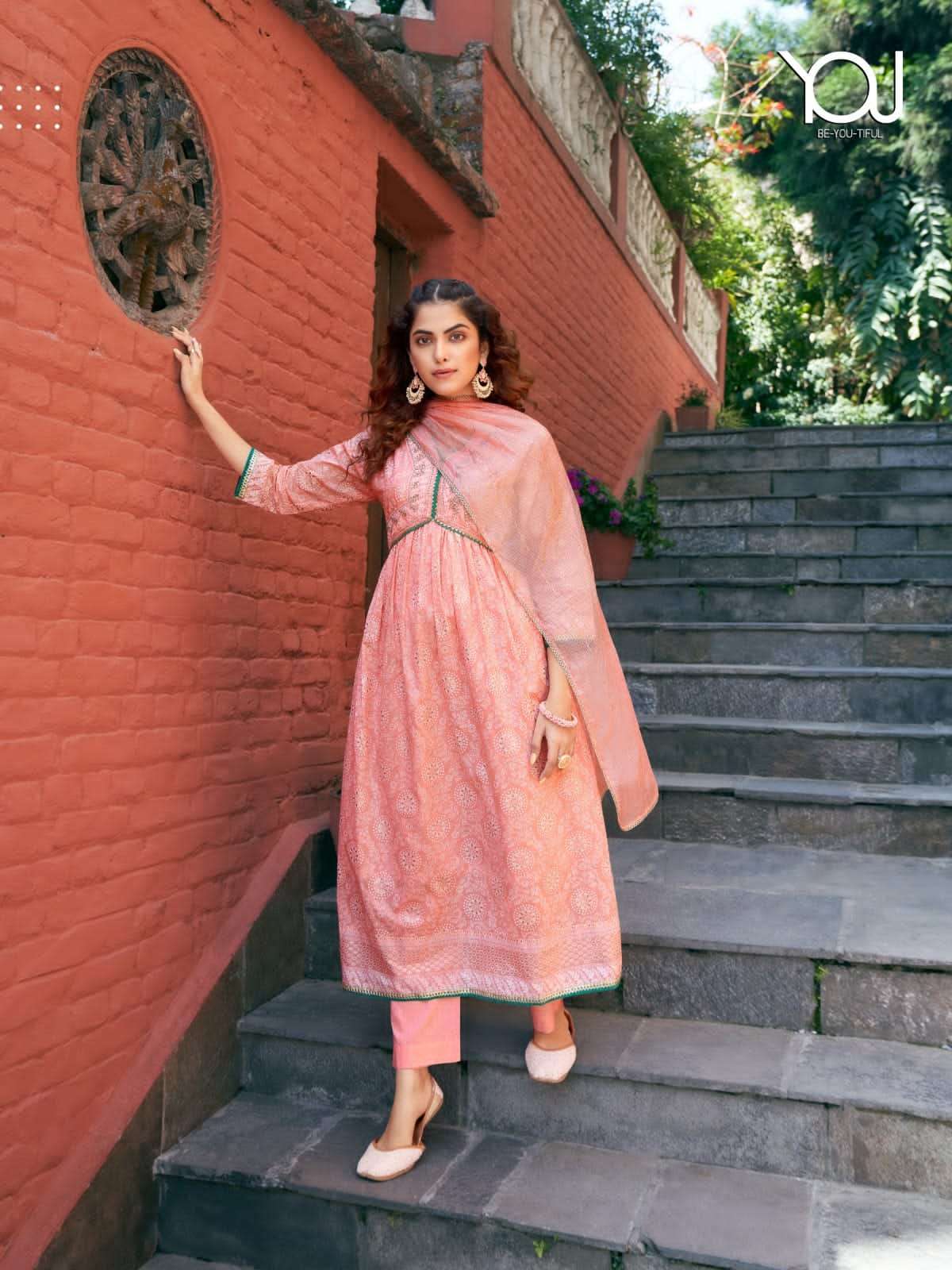 Wanna Siya Alia Cut Desiger Kurti Wholesale catalog