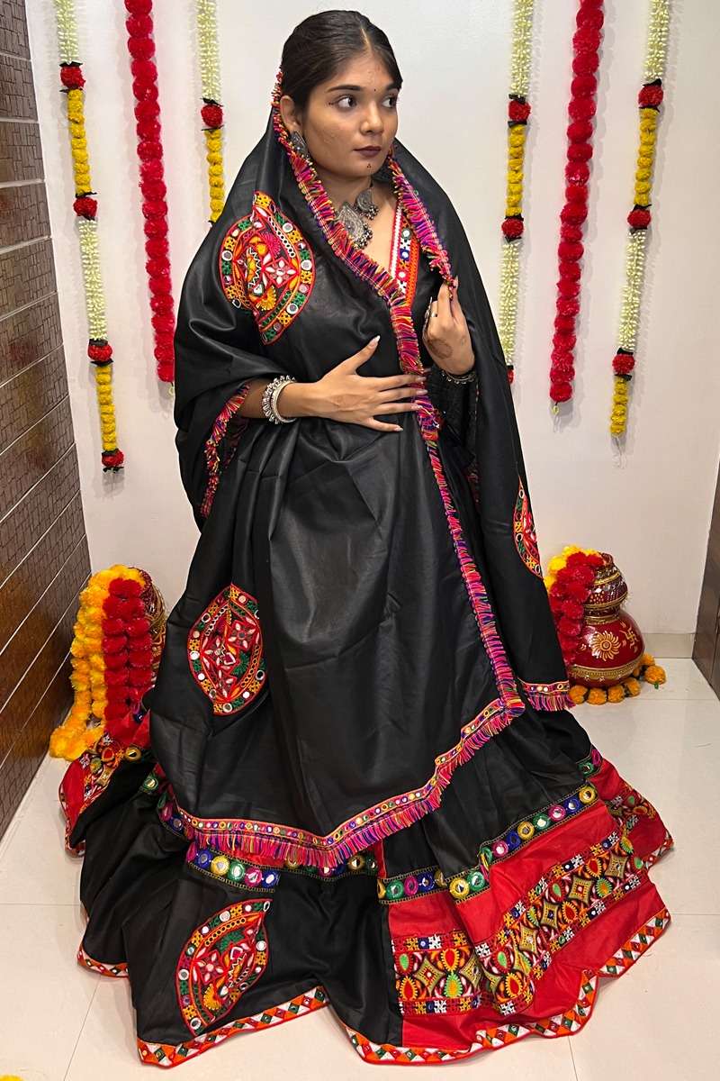 RAJWADI VOL - 02 7043 NAVRATRI LEHENGA CHOLI Wholesale catalog