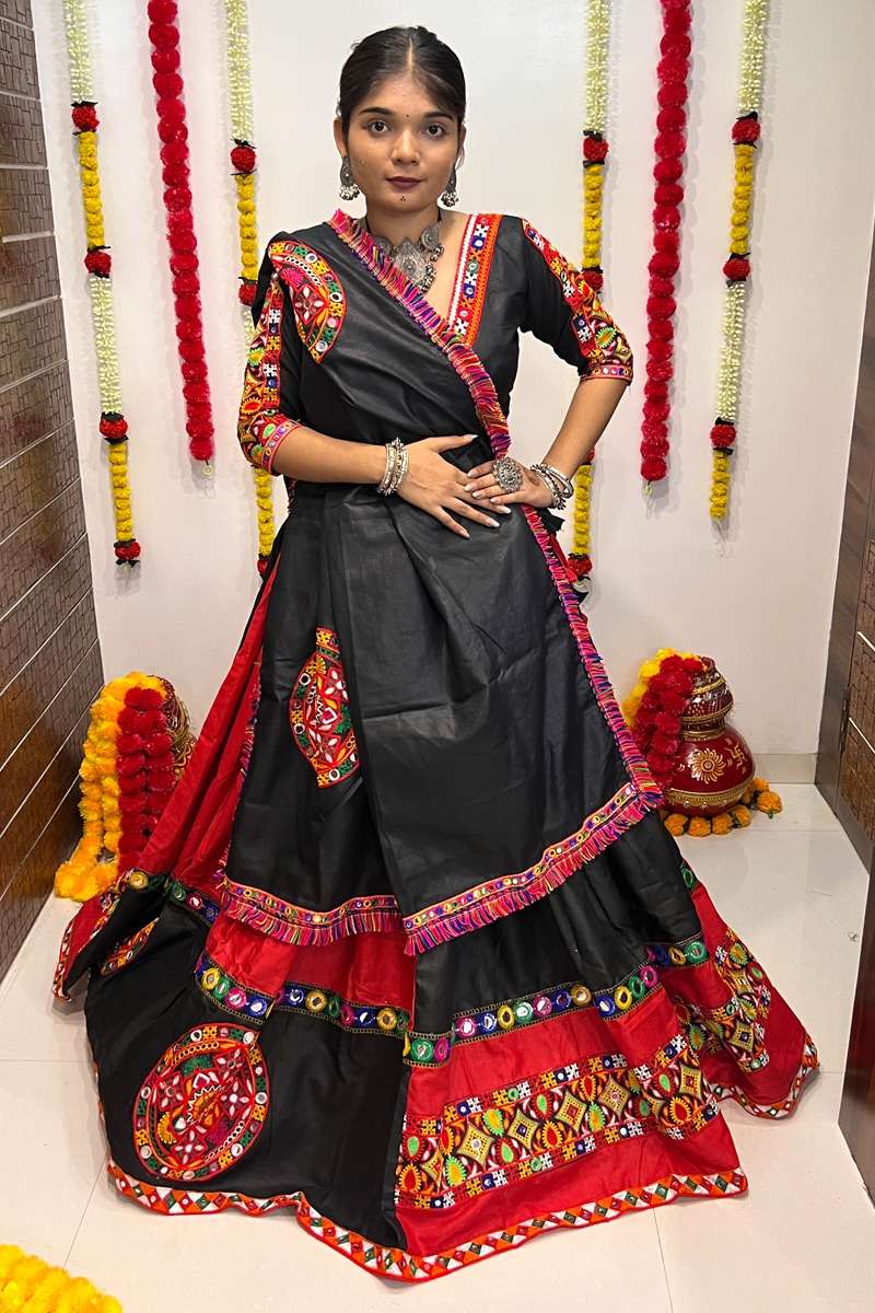 RAJWADI VOL - 02 7043 NAVRATRI LEHENGA CHOLI Wholesale catalog