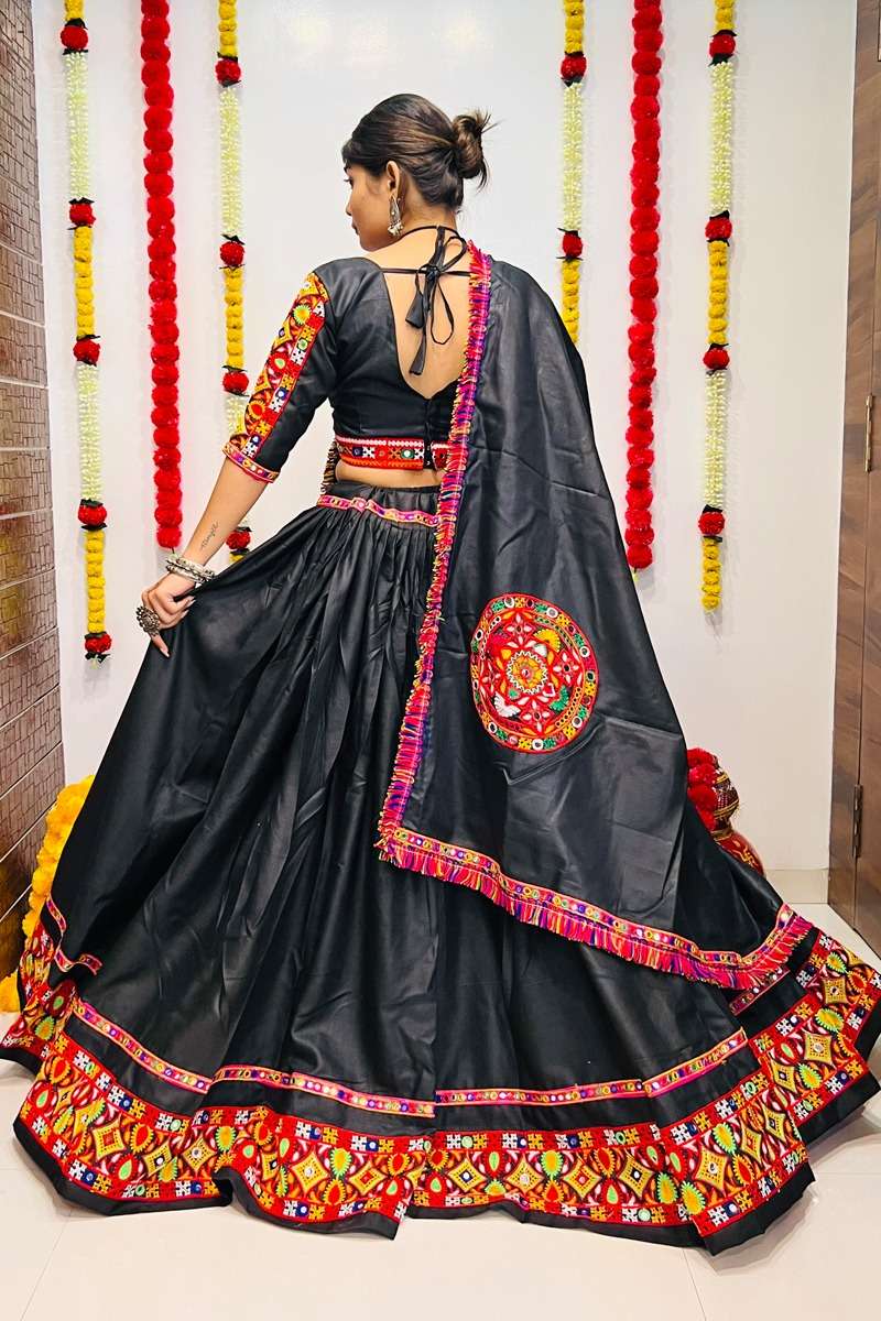 RAJWADI VOL - 02 7044 NAVRATRI LEHENGA CHOLI Wholesale catalog