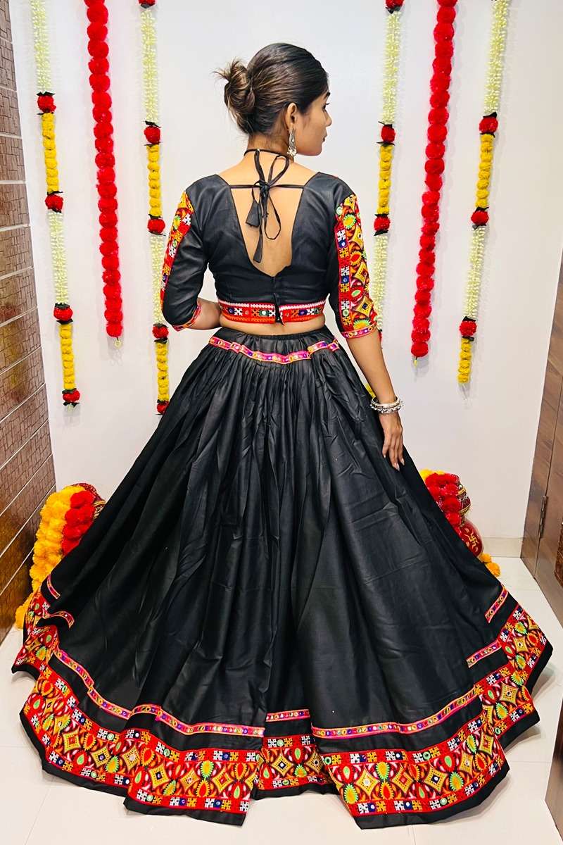 RAJWADI VOL - 02 7044 NAVRATRI LEHENGA CHOLI Wholesale catalog