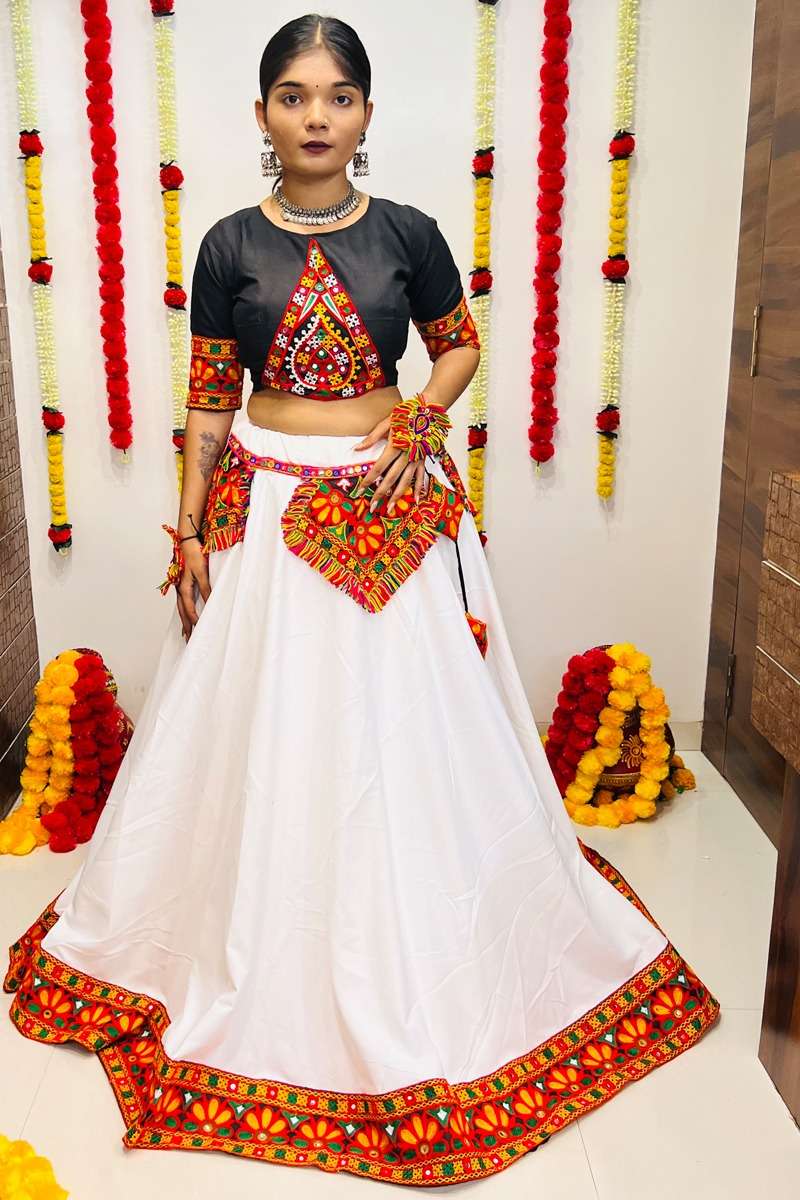 RAJWADI VOL - 02 7050 NAVRATRI LEHENGA CHOLI Wholesale catalog