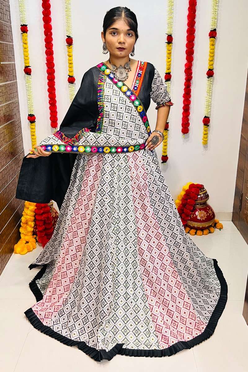 RAJWADI VOL - 07 7036 NAVRATRI LEHENGA CHOLI Wholesale catalog