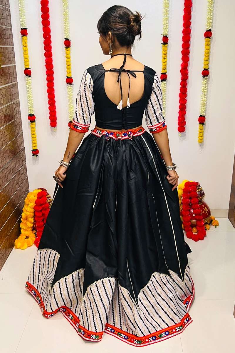 RAJWADI VOL - 07 7037 NAVRATRI LEHENGA CHOLI Wholesale catalog