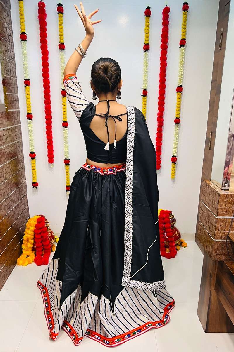 RAJWADI VOL - 07 7037 NAVRATRI LEHENGA CHOLI Wholesale catalog