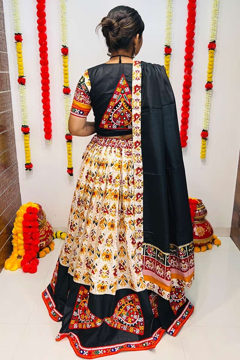 RAJWADI VOL - 07 7038 NAVRATRI LEHENGA CHOLI Wholesale catalog