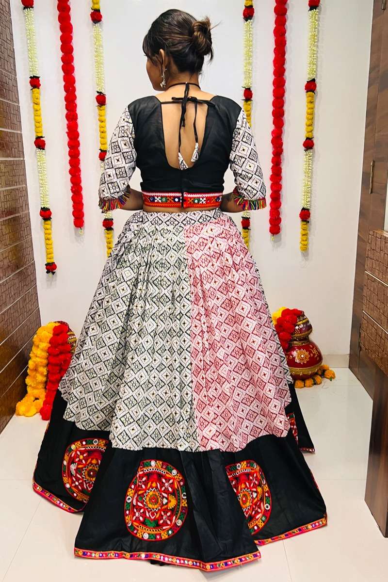 RAJWADI VOL - 07 7039 NAVRATRI LEHENGA CHOLI Wholesale catalog