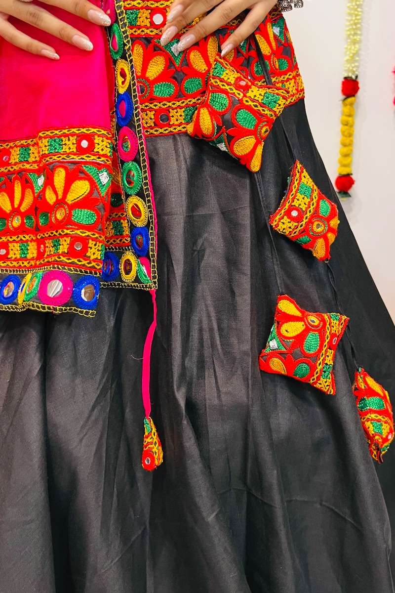 RAJWADI VOL - 08 7049 NAVRATRI LEHENGA CHOLI Wholesale catalog