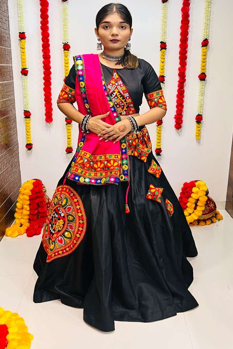 RAJWADI VOL - 08 7049 NAVRATRI LEHENGA CHOLI Wholesale catalog
