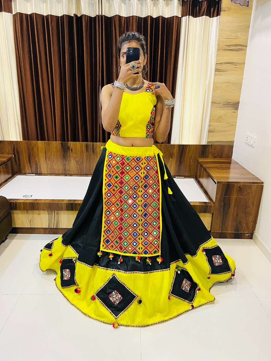 RAJWADI VOL - 08 7052 NAVRATRI LEHENGA CHOLI Wholesale catalog