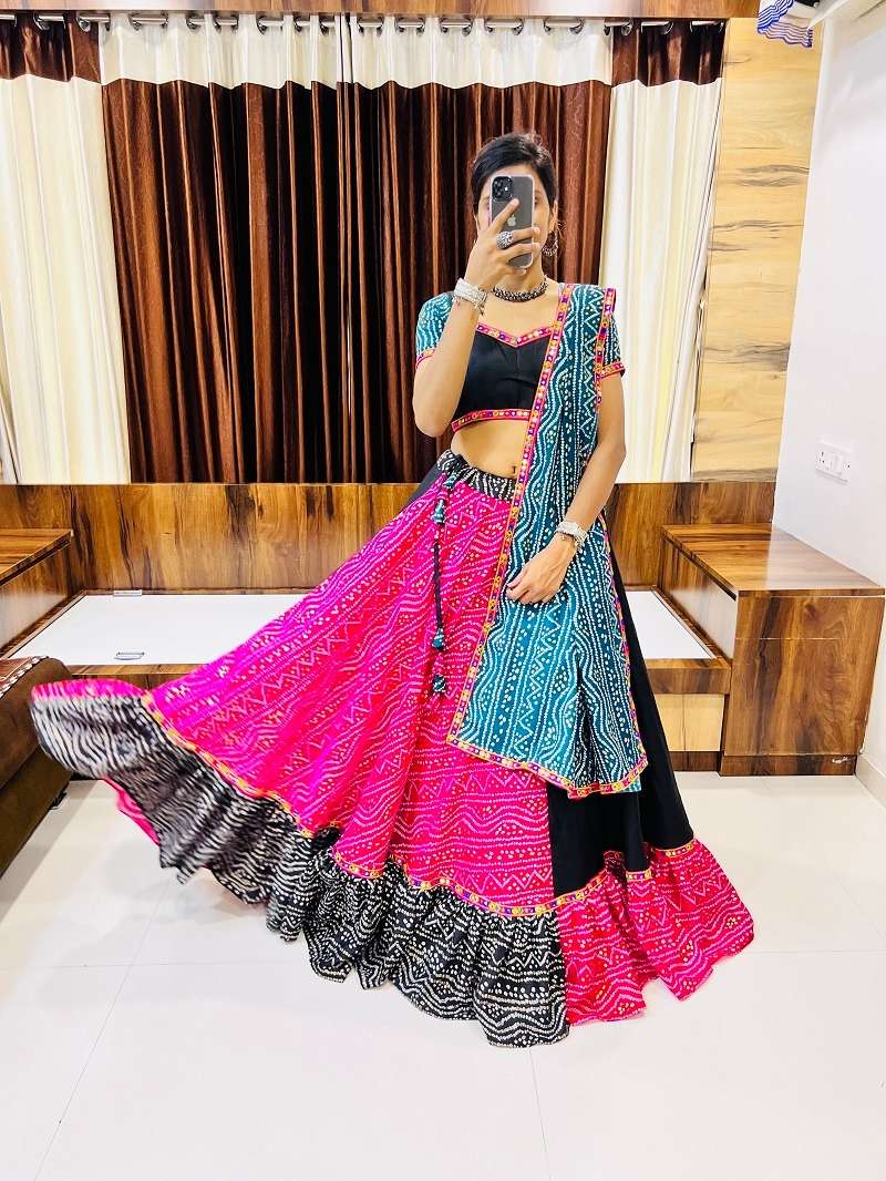 RAJWADI VOL -7 7042  AAWIYA NAVRATRI SPECIAL TRADITIONAL Lehenga CHOLI Wholesale catalog