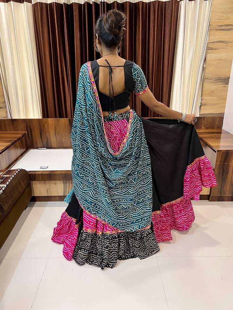 RAJWADI VOL -7 7042  AAWIYA NAVRATRI SPECIAL TRADITIONAL Lehenga CHOLI Wholesale catalog