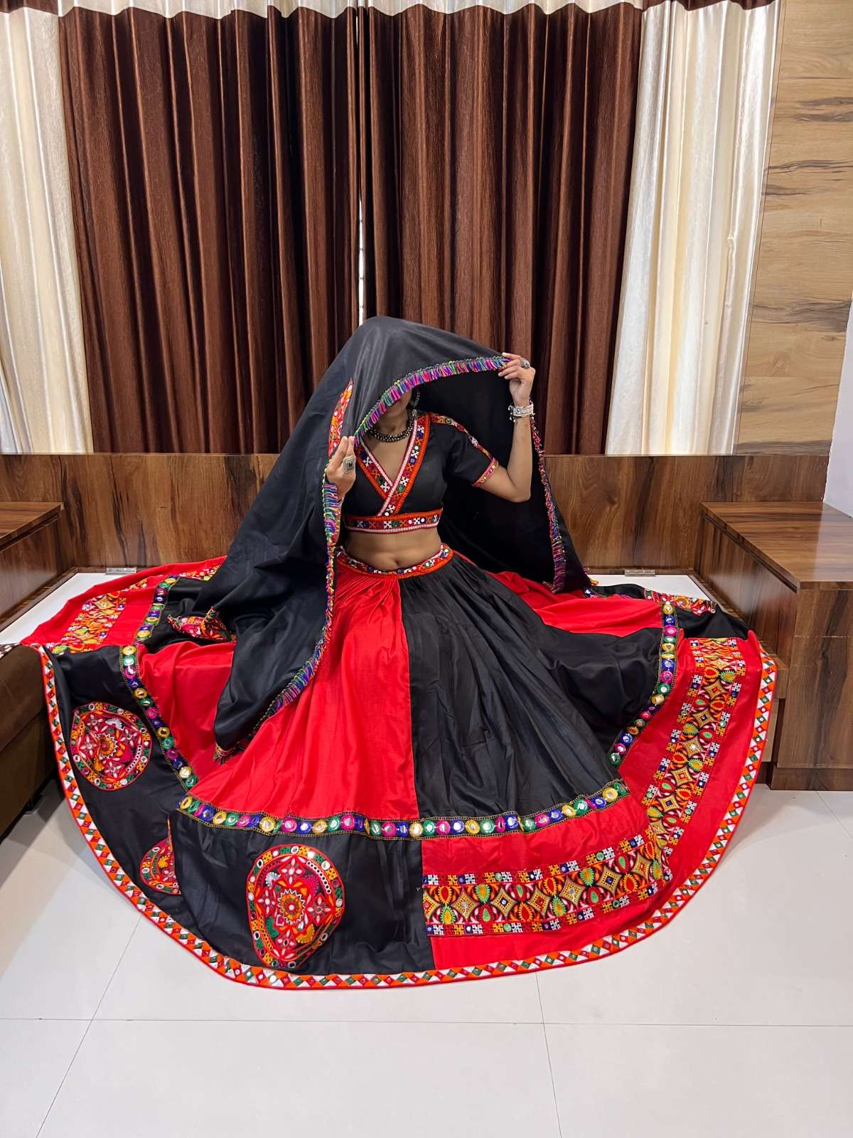 RAJWADI VOL -7 7043  AAWIYA NAVRATRI SPECIAL TRADITIONAL Lehenga CHOLI Wholesale catalog