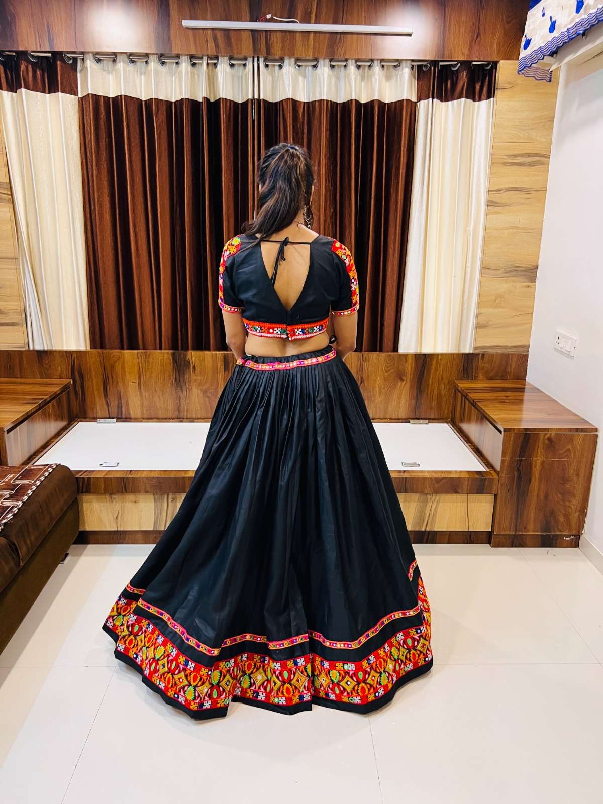 RAJWADI VOL -7 7044  AAWIYA NAVRATRI SPECIAL TRADITIONAL Lehenga CHOLI Wholesale catalog