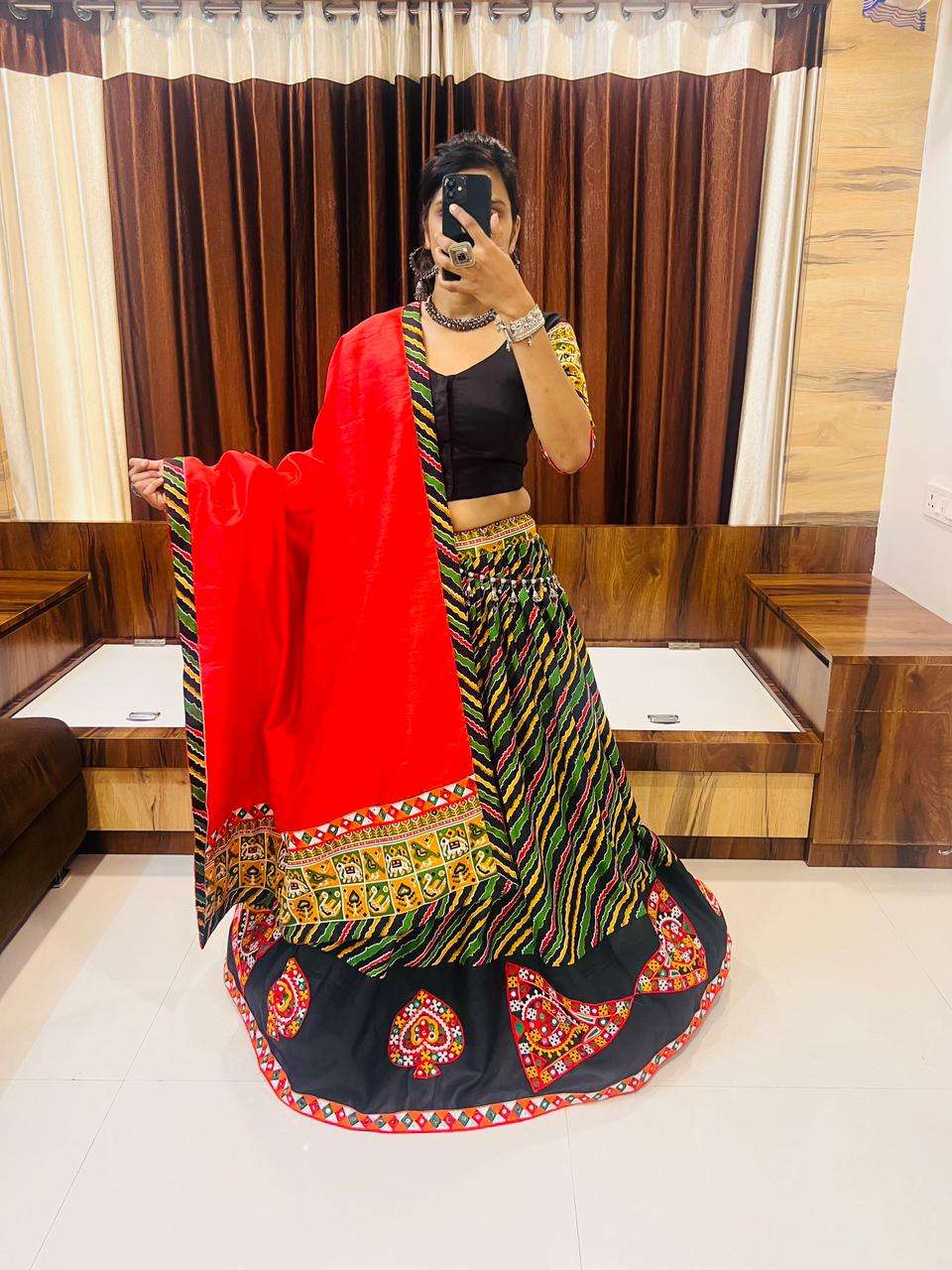 RAJWADI VOL -7 7045  AAWIYA NAVRATRI SPECIAL TRADITIONAL Lehenga CHOLI Wholesale catalog