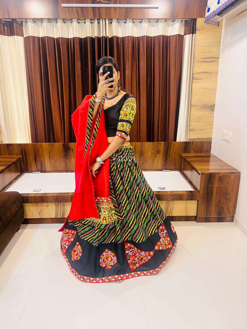 RAJWADI VOL -7 7045  AAWIYA NAVRATRI SPECIAL TRADITIONAL Lehenga CHOLI Wholesale catalog